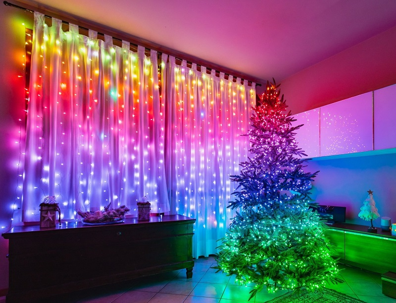 Viedās Ziemassvētku lampiņas Twinkly Curtain Special Edition 1m x 2m 210 RGB+W LEDs (Gen II)
