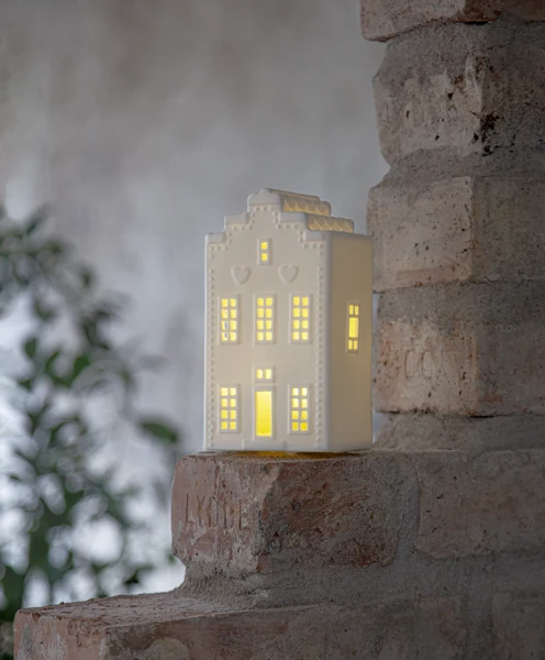 LED keramikas mājiņa "Vinter" 16 cm