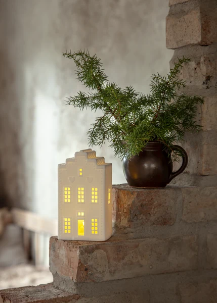 LED keramikas mājiņa "Vinter" 16 cm